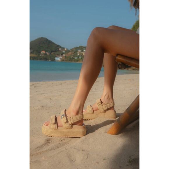 Steve Madden Shoes - Steve Madden Tan Platform Sandals